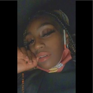 Meet your Posher, Desiree